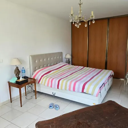 Villa Belle Avec Piscine A Deux Pas De La