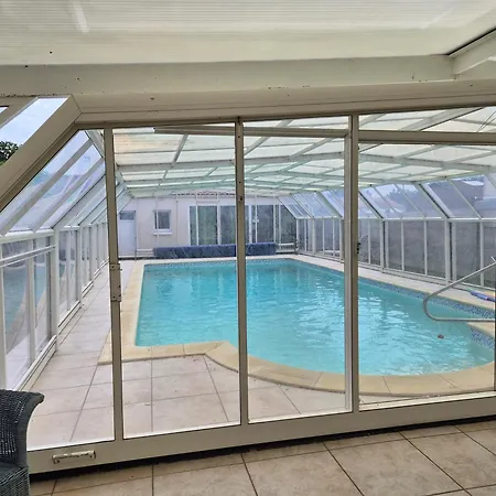 Belle Avec Piscine A Deux Pas De La *